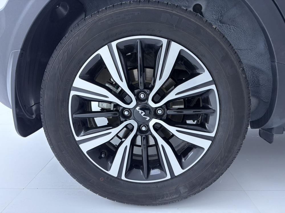 2023 car image #8