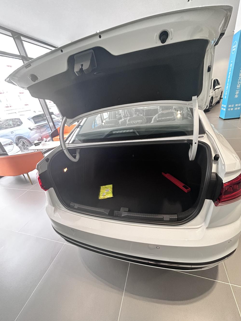 Volkswagen Bora 2025 car image #4