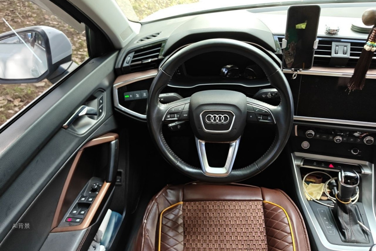 Audi Q3 2019 #12 Audi Q3 2019 car image #12