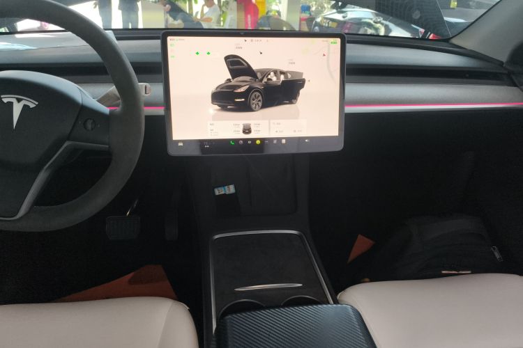 Tesla Model Y 2024 #13 Tesla Model Y 2024 car image #13