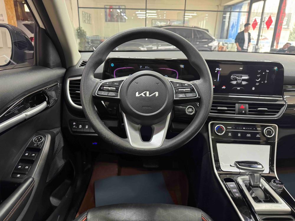 Kia Seltos 2023 image de voiture #17
