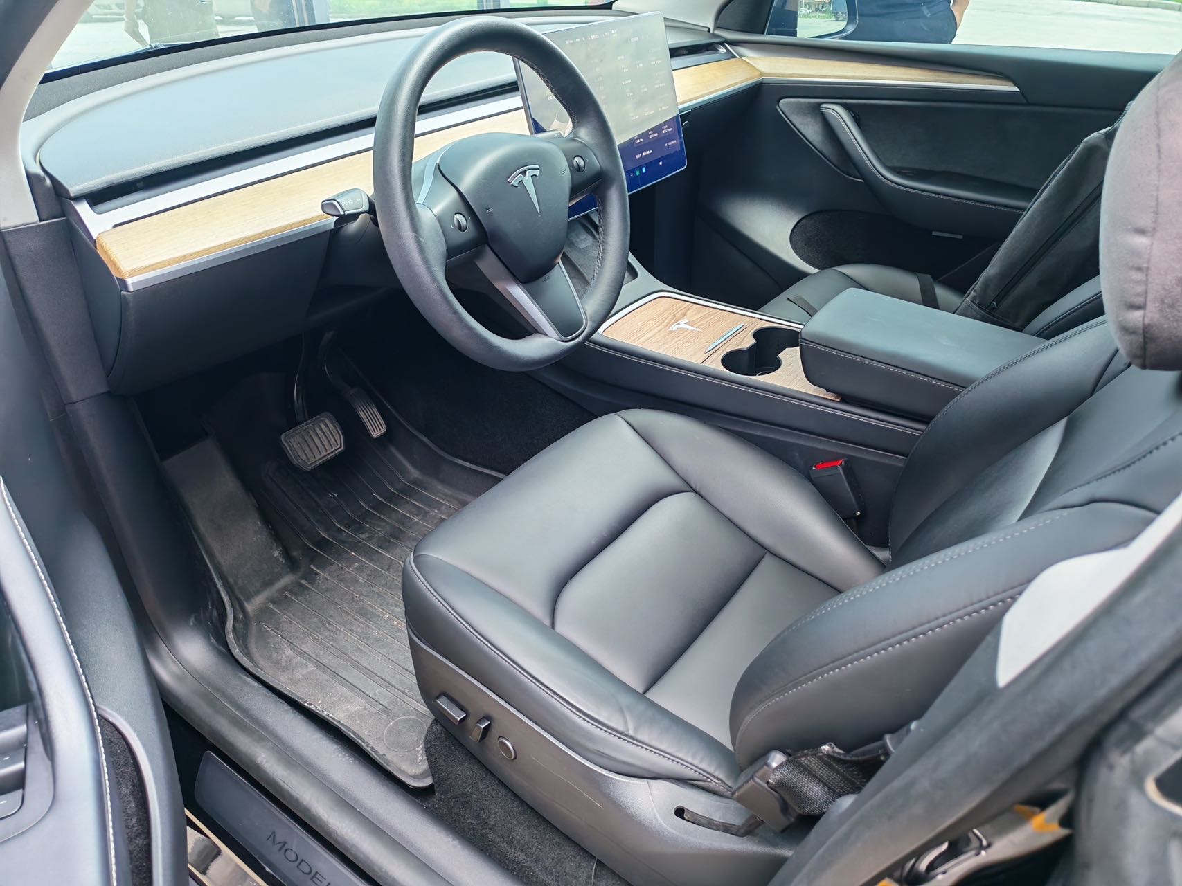 Tesla Model Y 2021 #2 Tesla Model Y 2021 car image #2