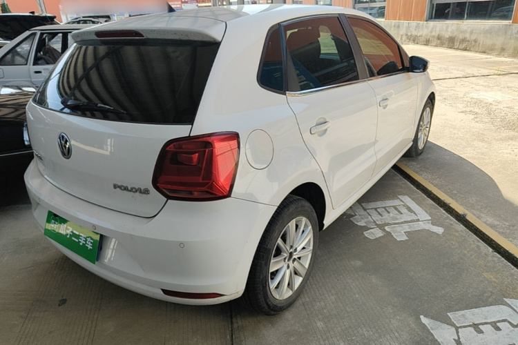 Volkswagen Polo 2015 #7 Volkswagen Polo 2015 car image #7