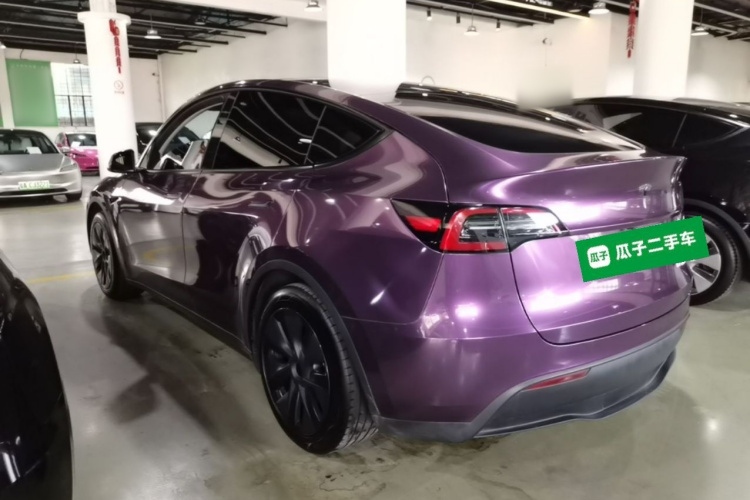 Tesla Model Y 2024 #5 Tesla Model Y 2024 car image #5