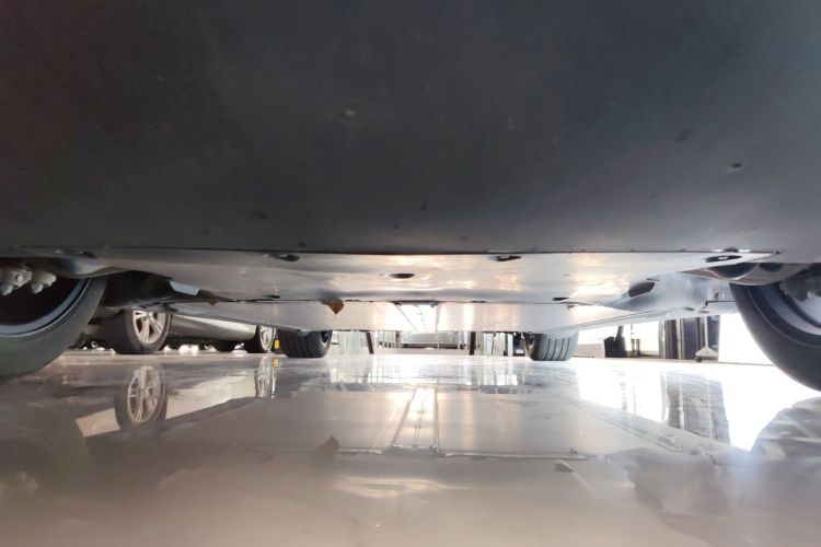 Tesla Model Y 2024 car image #24