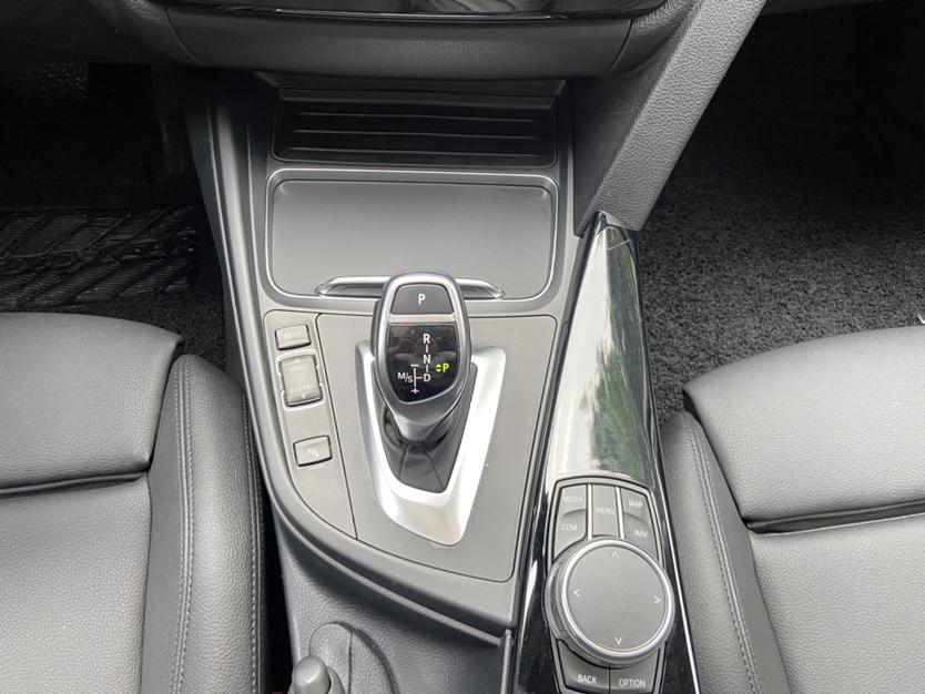 BMW 3 Series 2018 #11 BMW 3 Series 2018 car image #11