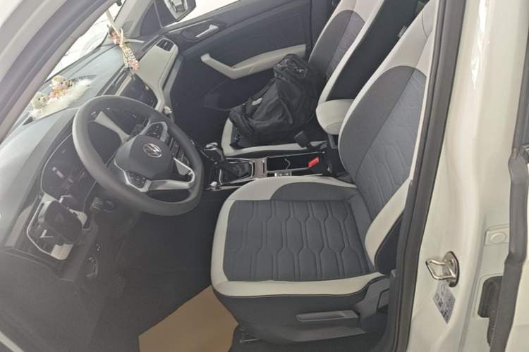 Volkswagen Tharu 2024 car image #15