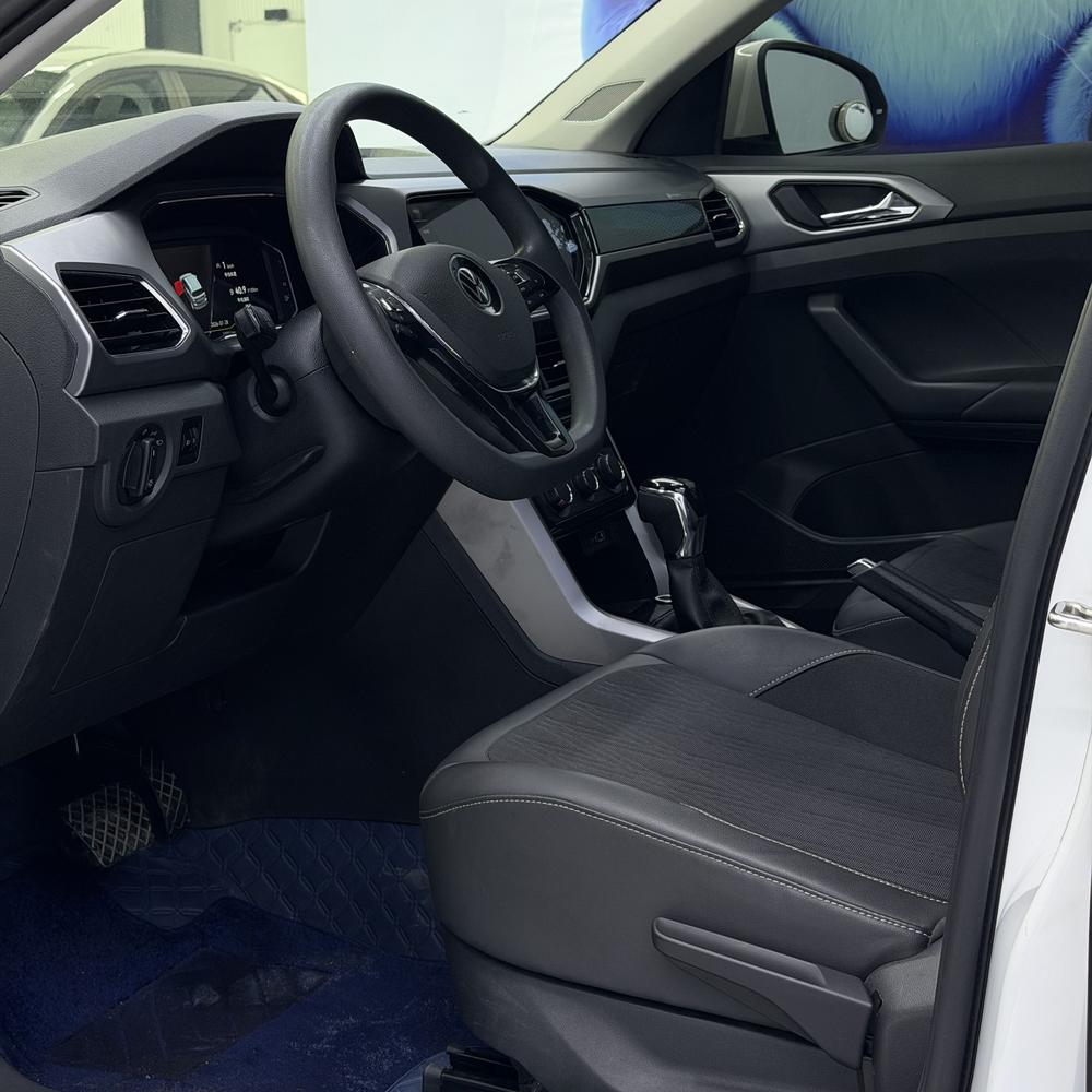 Volkswagen T-Cross 2022 car image #17