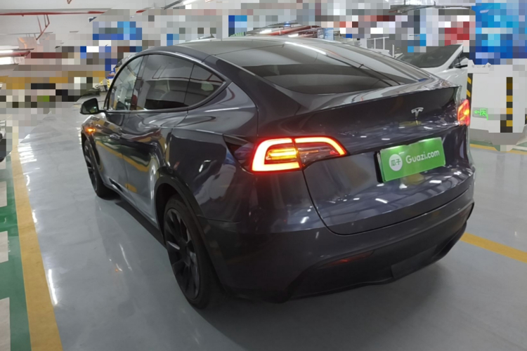 Tesla Model Y 2022 car image #5