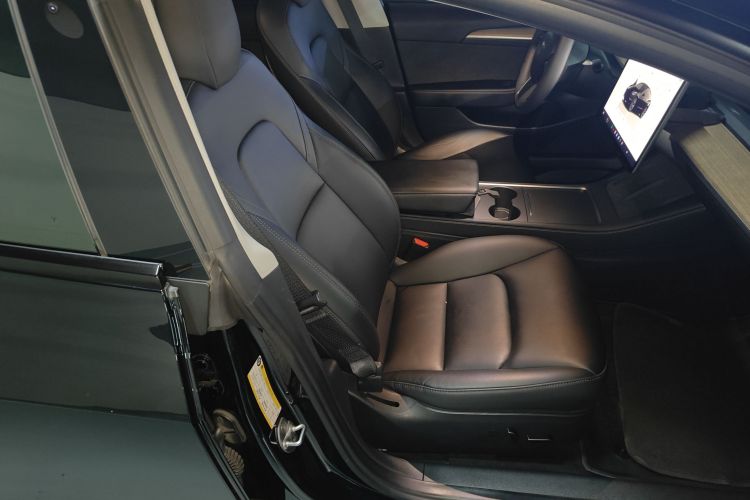 Tesla Model 3 2022 car image #24