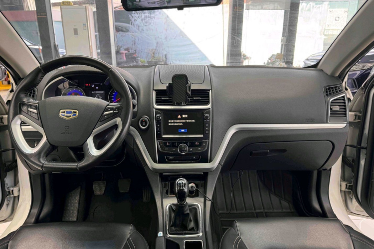 GEELY Emgrand 2015 car image #12