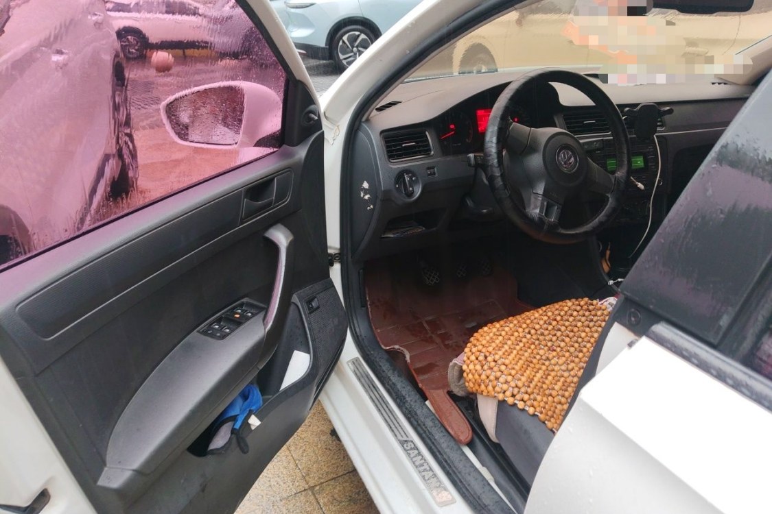 Volkswagen Santana 2015 car image #23