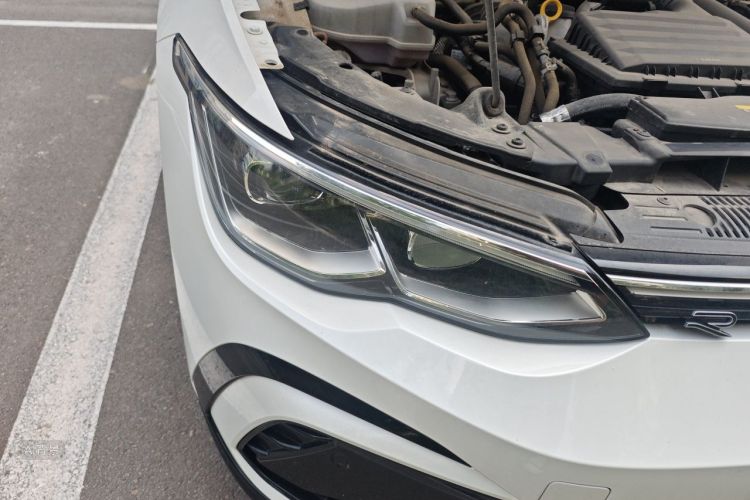 Volkswagen Golf 2023 car image #8