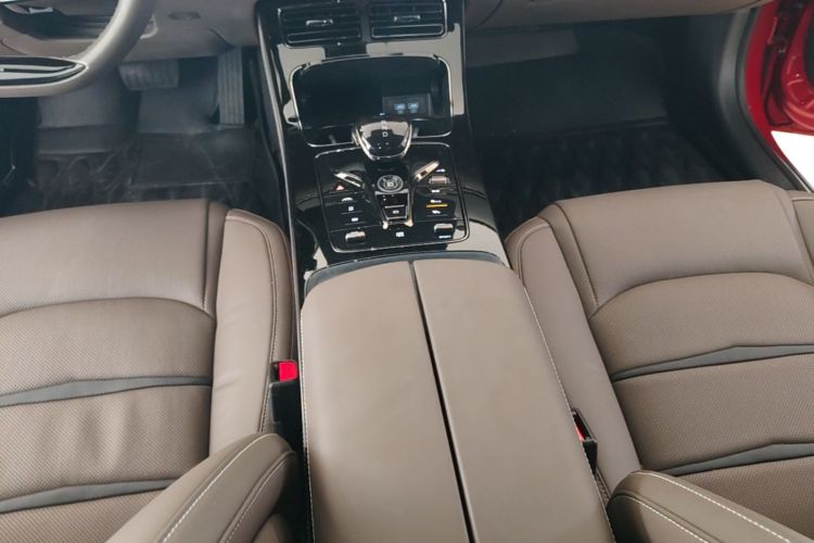 BYD Han 2023 car image #14