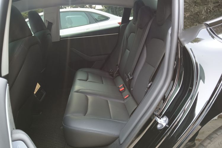 Tesla Model 3 2024 immagine di auto #17