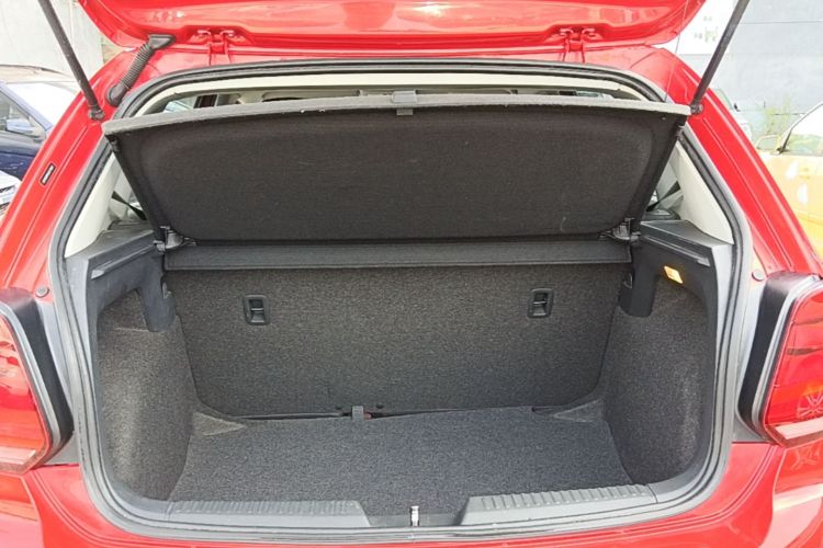 Volkswagen Polo 2018 car image #19