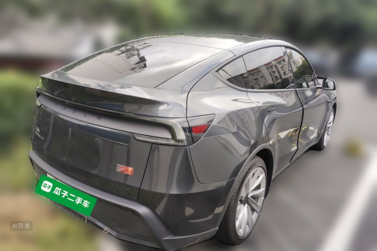 Tesla Model Y 2025 car image #7