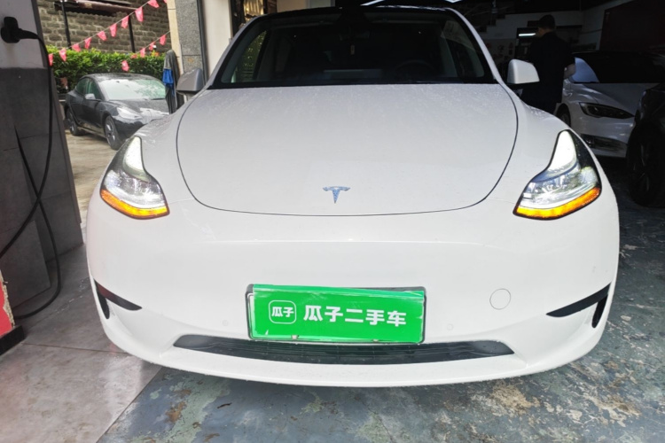 Tesla Model Y 2023 #3 Tesla Model Y 2023 car image #3