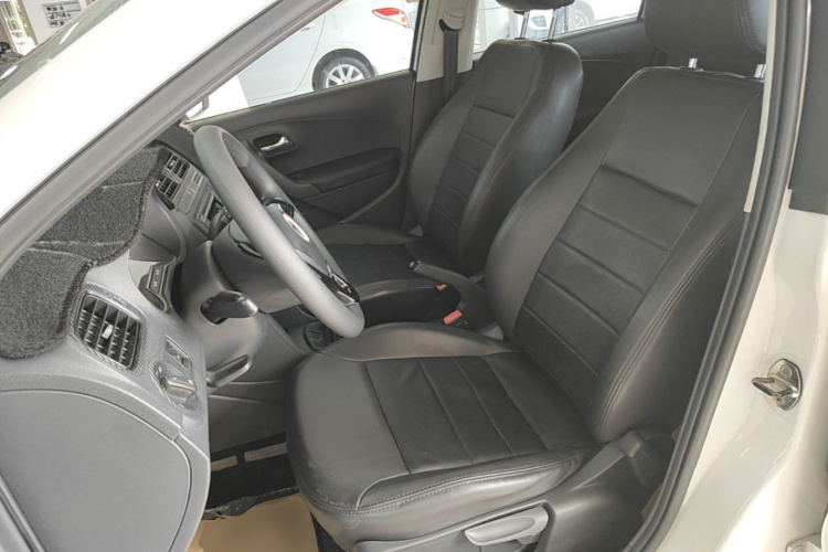 Volkswagen Polo 2015 #15 Volkswagen Polo 2015 car image #15
