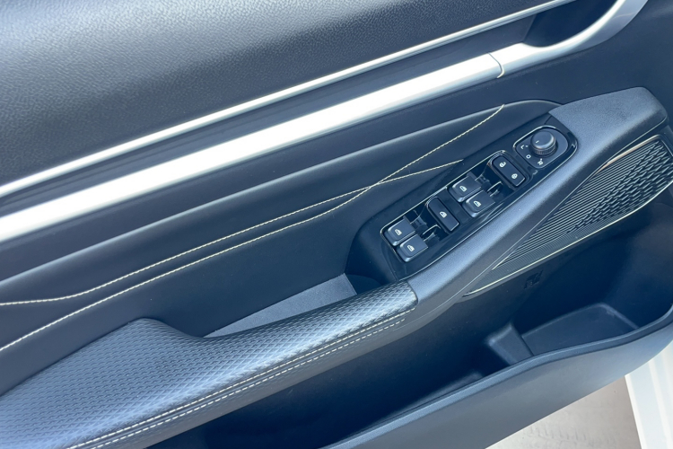 GEELY Emgrand 2021 #12 GEELY Emgrand 2021 car image #12