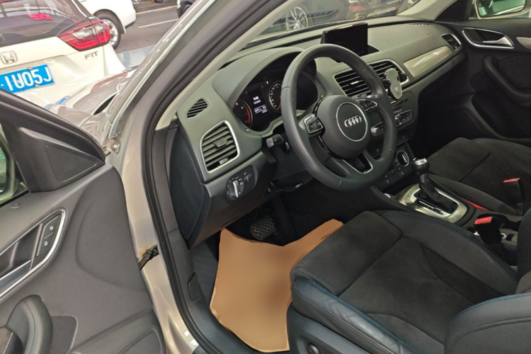 Audi Q3 2018 #12 Audi Q3 2018 car image #12