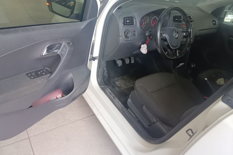 Volkswagen Polo 2016 #16 Volkswagen Polo 2016 car image #16