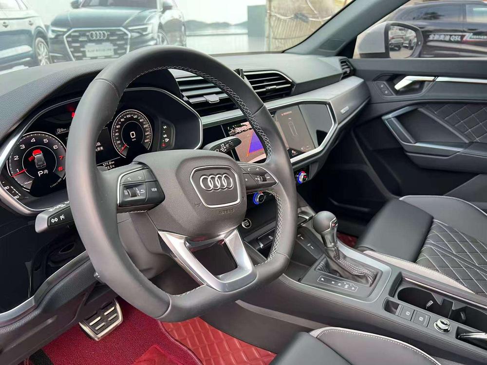 Audi Q3 2025 #10 Audi Q3 2025 car image #10