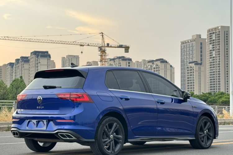 Volkswagen Golf 2021 car image #6