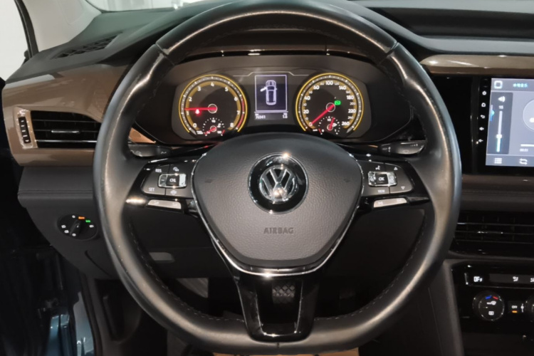 Volkswagen Tharu 2019 car image #14