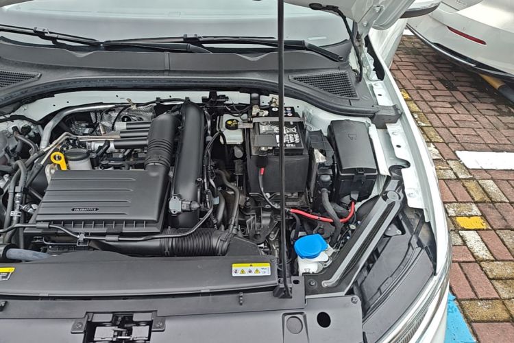 Volkswagen Bora 2025 car image #24