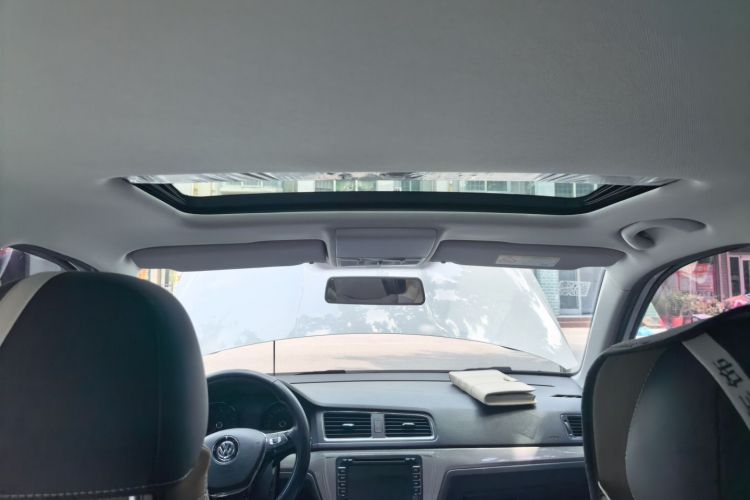 Volkswagen Lavida 2018 car image #16