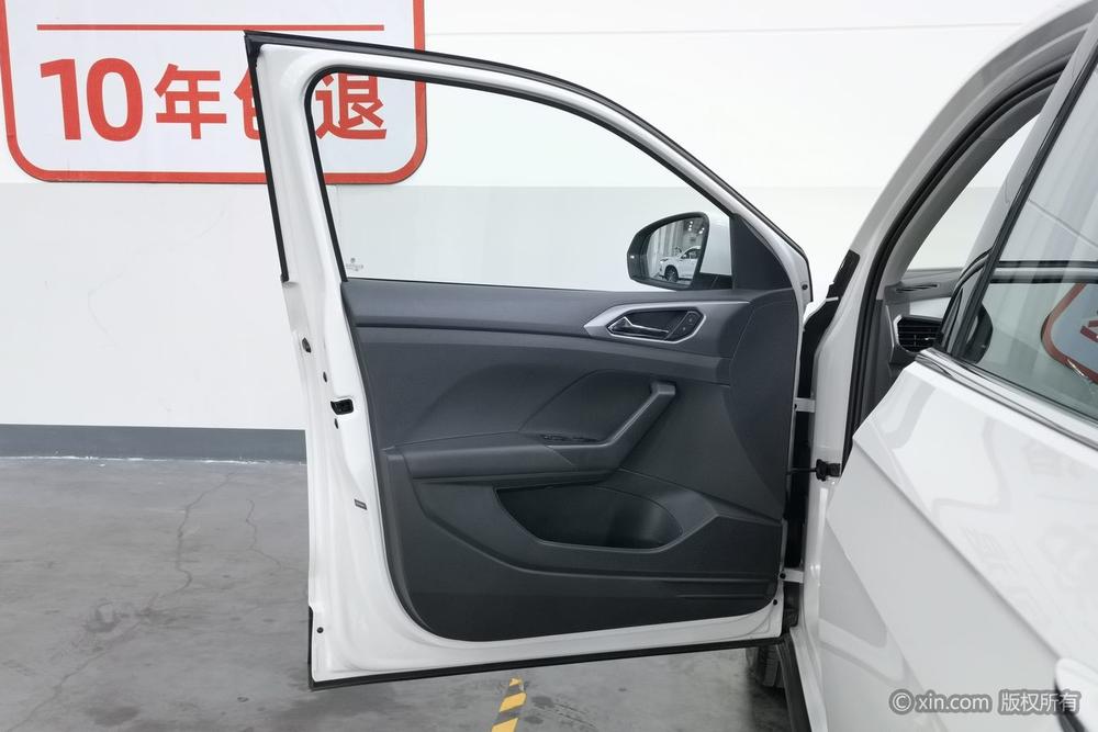 Volkswagen T-Cross 2020 car image #22