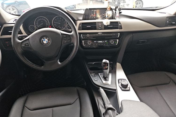 BMW 3 Series 2016 car image #10