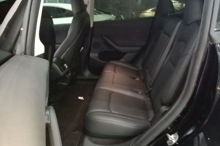 Tesla Model Y 2021 car image #17