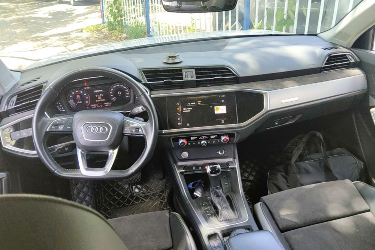 Audi Q3 2020 #10 Audi Q3 2020 car image #10