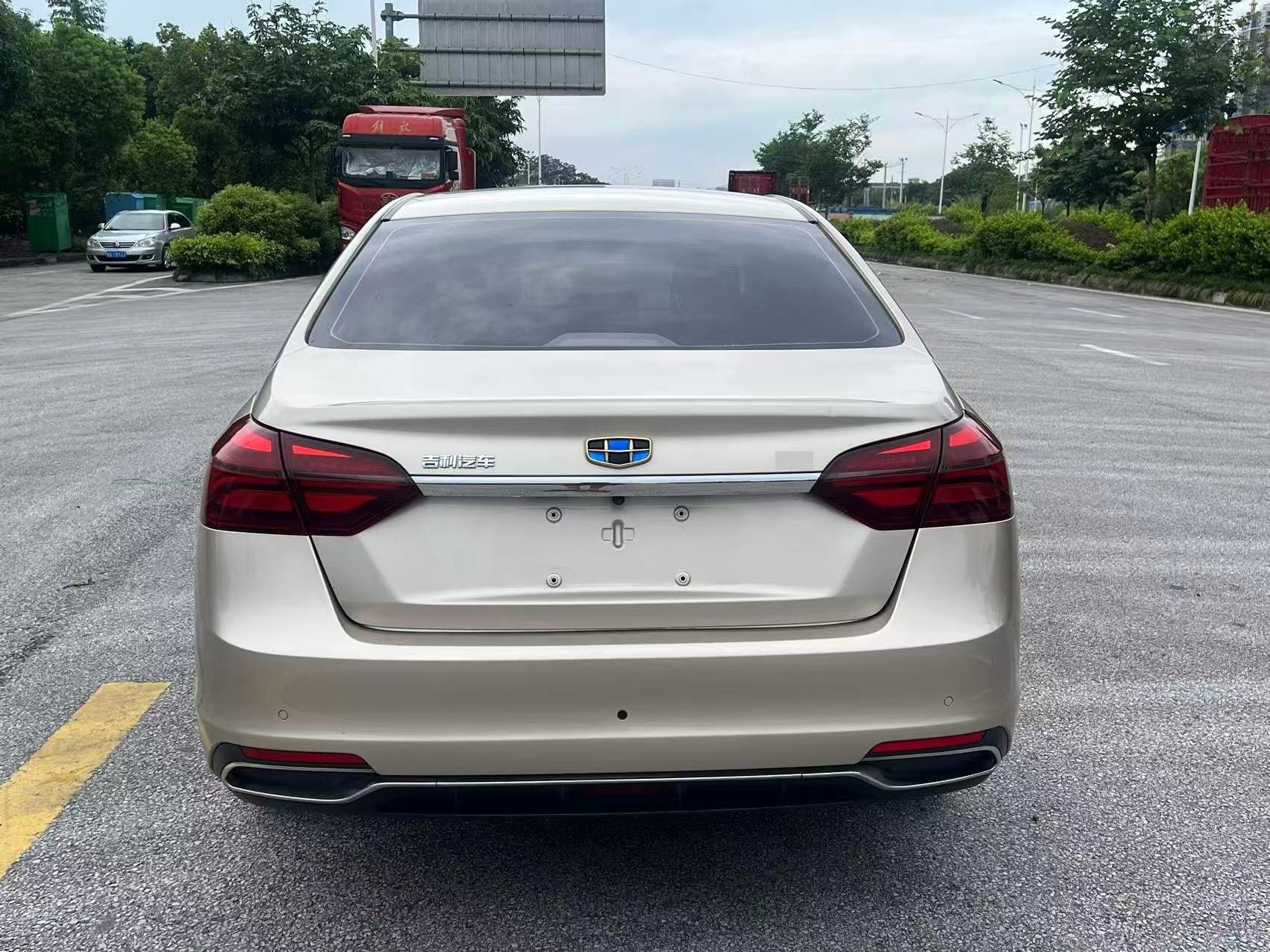 GEELY Emgrand 2018 car image #5