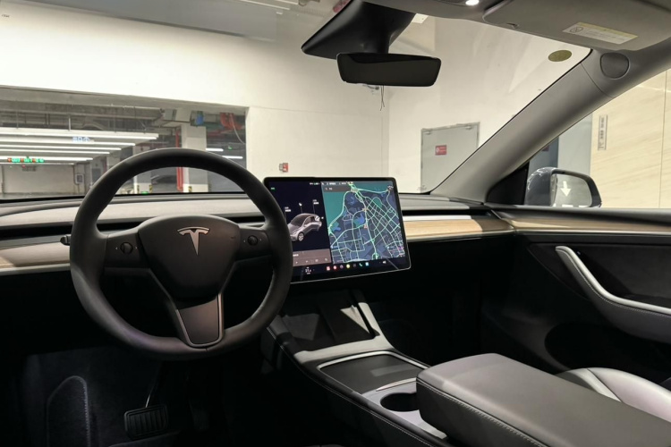 Tesla Model Y 2021 #16 Tesla Model Y 2021 immagine di auto #16