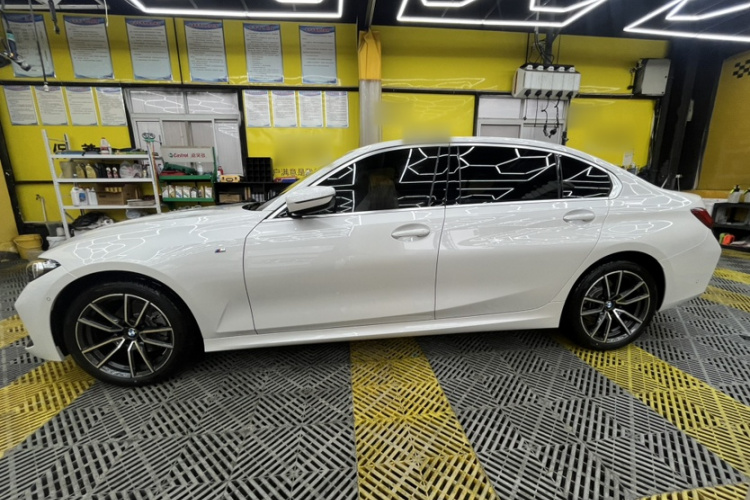 BMW 3 Series 2026 car image #5
