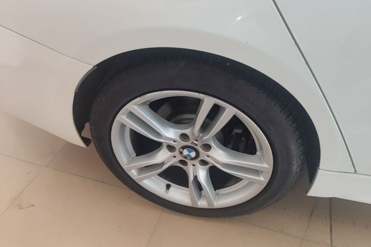 BMW 3 Series 2018 car image #4