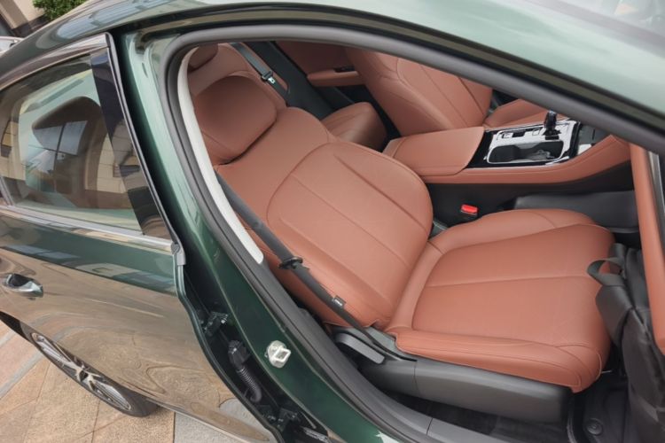 GEELY Emgrand 2025 car image #19