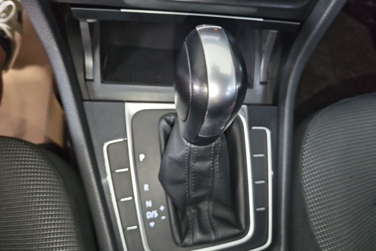 Volkswagen Golf 2018 #14 Volkswagen Golf 2018 car image #14