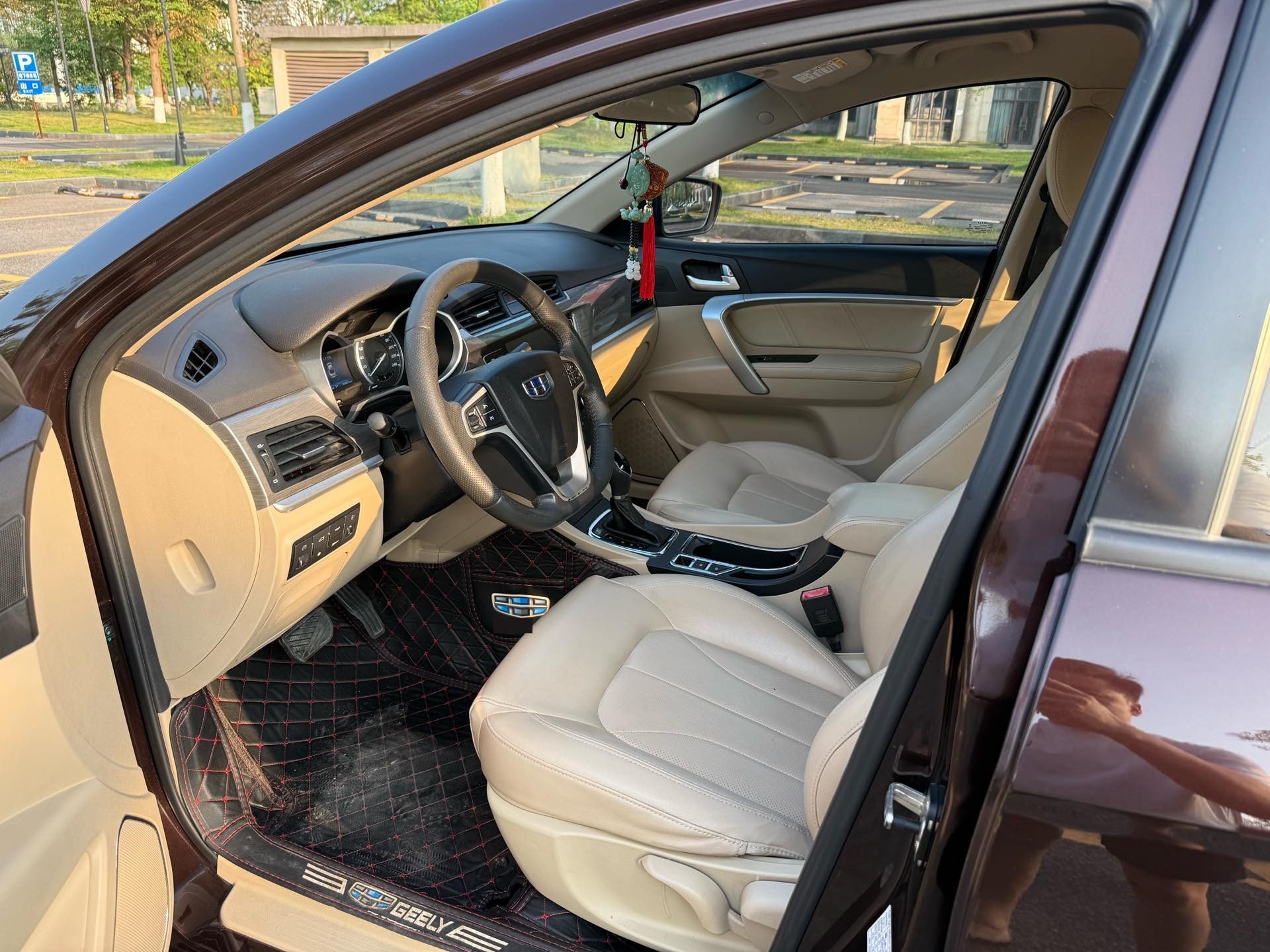 GEELY Emgrand 2017 car image #9