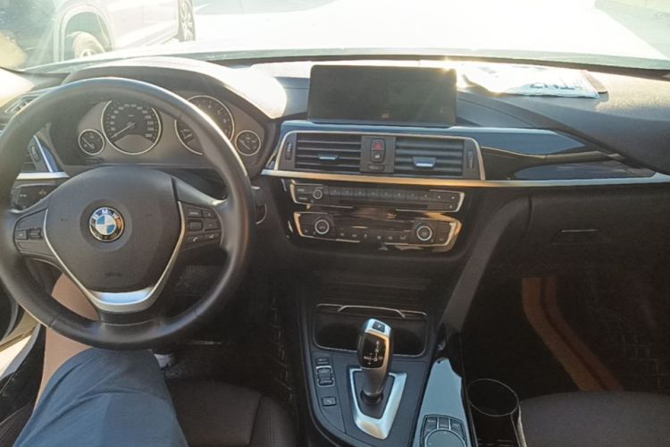 BMW 3 Series 2019 #11 BMW 3 Series 2019 car image #11