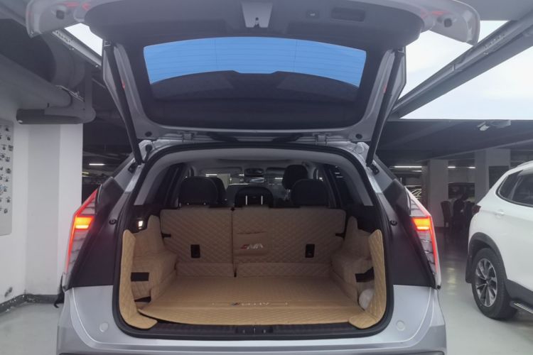 GEELY Boyue L 2023 car image #19
