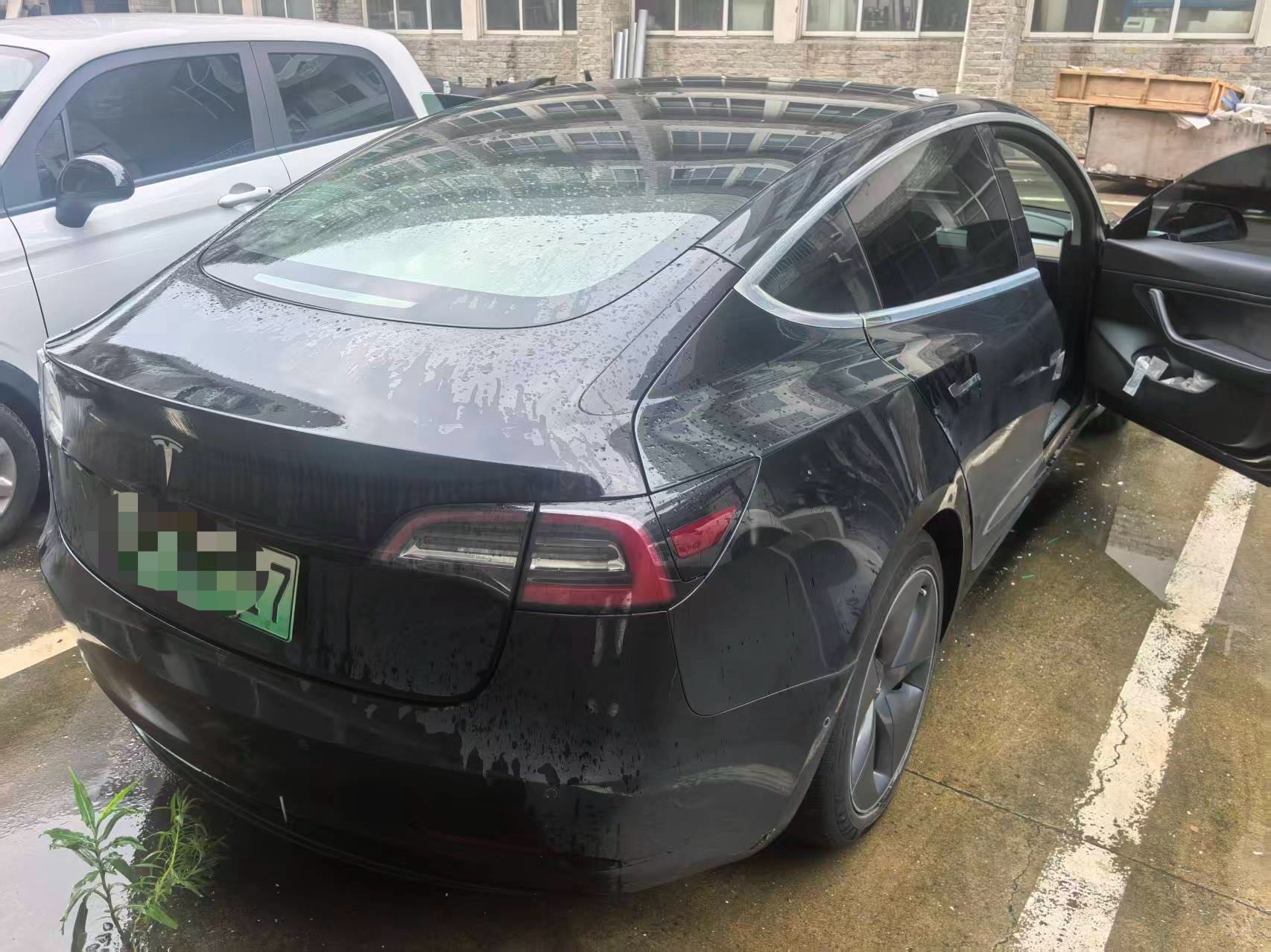 Tesla Model 3 2020 car image #2