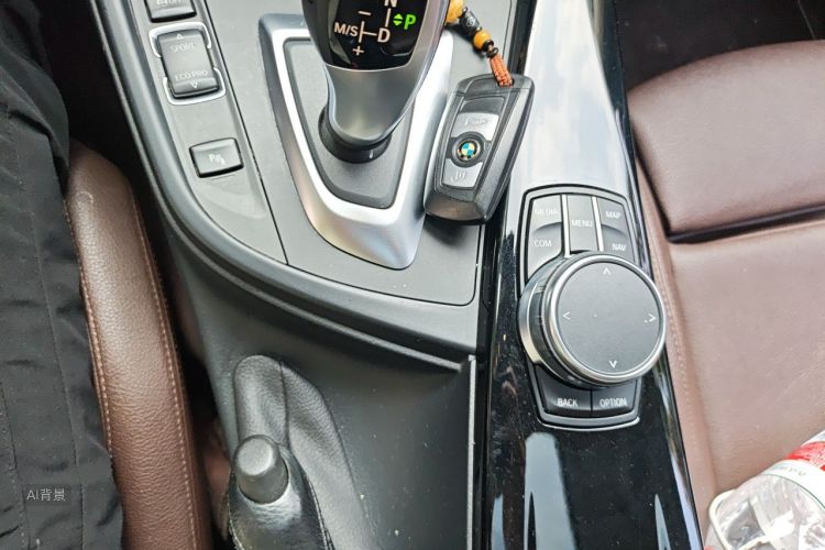 BMW 3 Series 2018 #10 BMW 3 Series 2018 car image #10