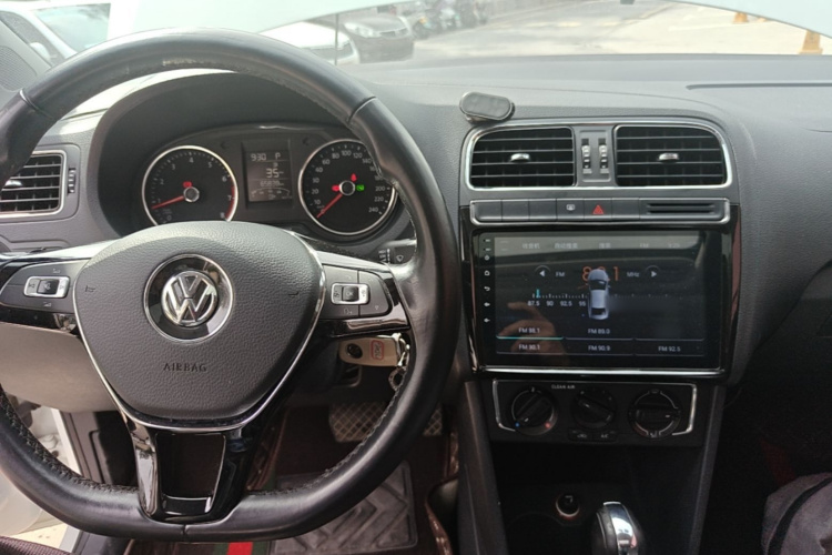 Volkswagen Polo 2017 #10 Volkswagen Polo 2017 car image #10