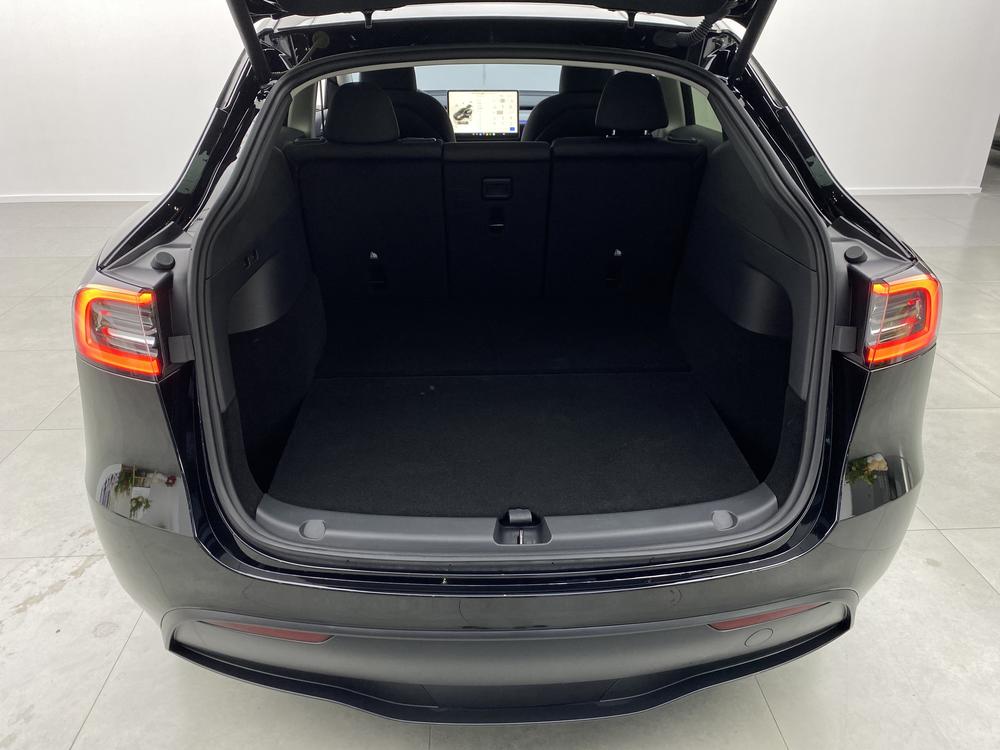 Tesla Model Y 2024 #29 Tesla Model Y 2024 car image #29