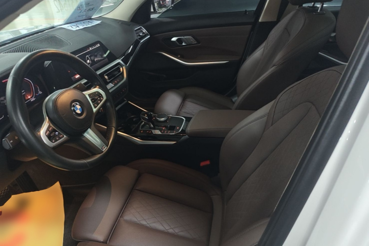 BMW 3 Series 2022 #15 BMW 3 Series 2022 immagine di auto #15
