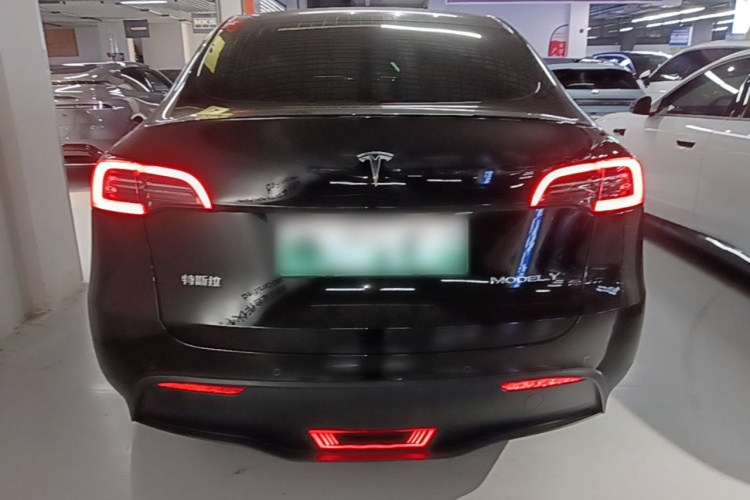 Tesla Model Y 2022 car image #4